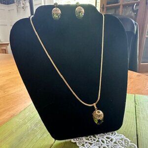 Super Cute Peridot-Inspired Necklace and Clip-On Earring Set (Vintage)